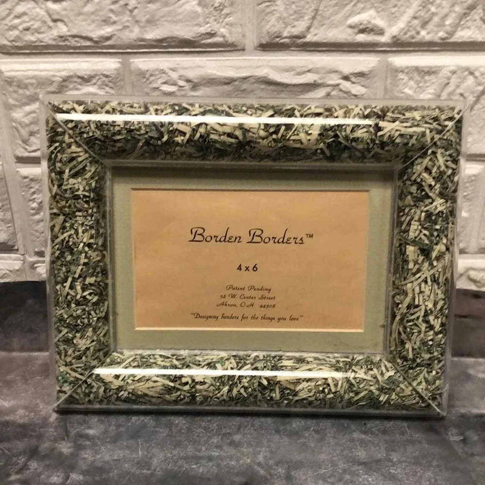 NEW Borden borders 4 x 6 picture frame filled with $$‎ money 4